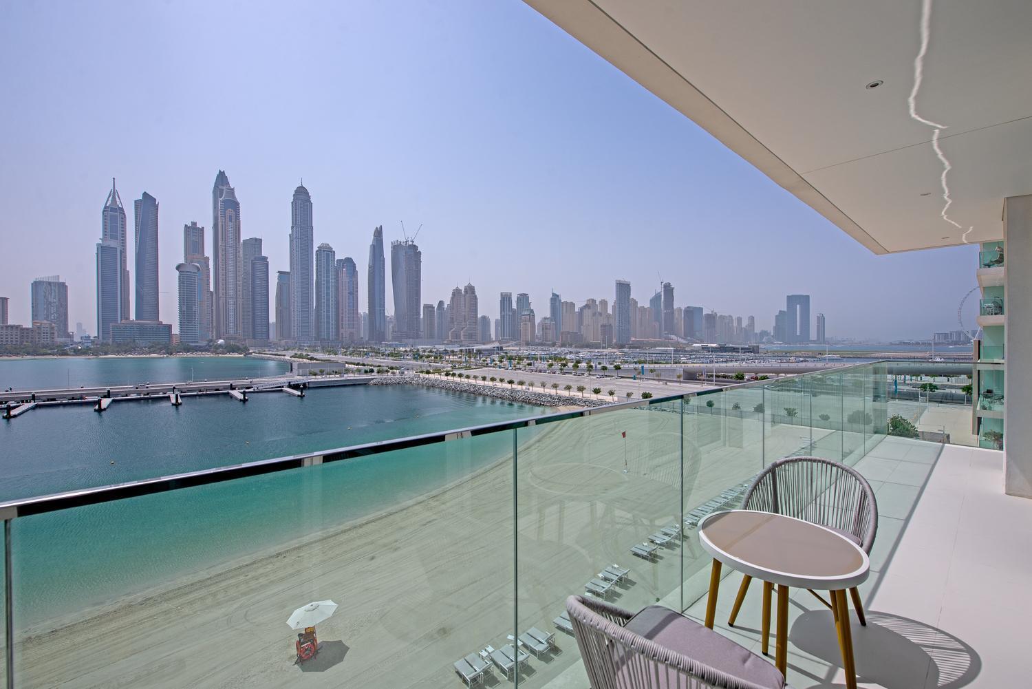 Apartment Luxury House With Mesmerizing Skyline View