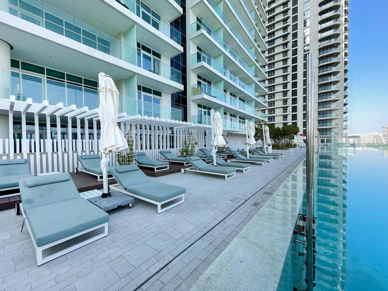 Luxury House With Mesmerizing Skyline View *