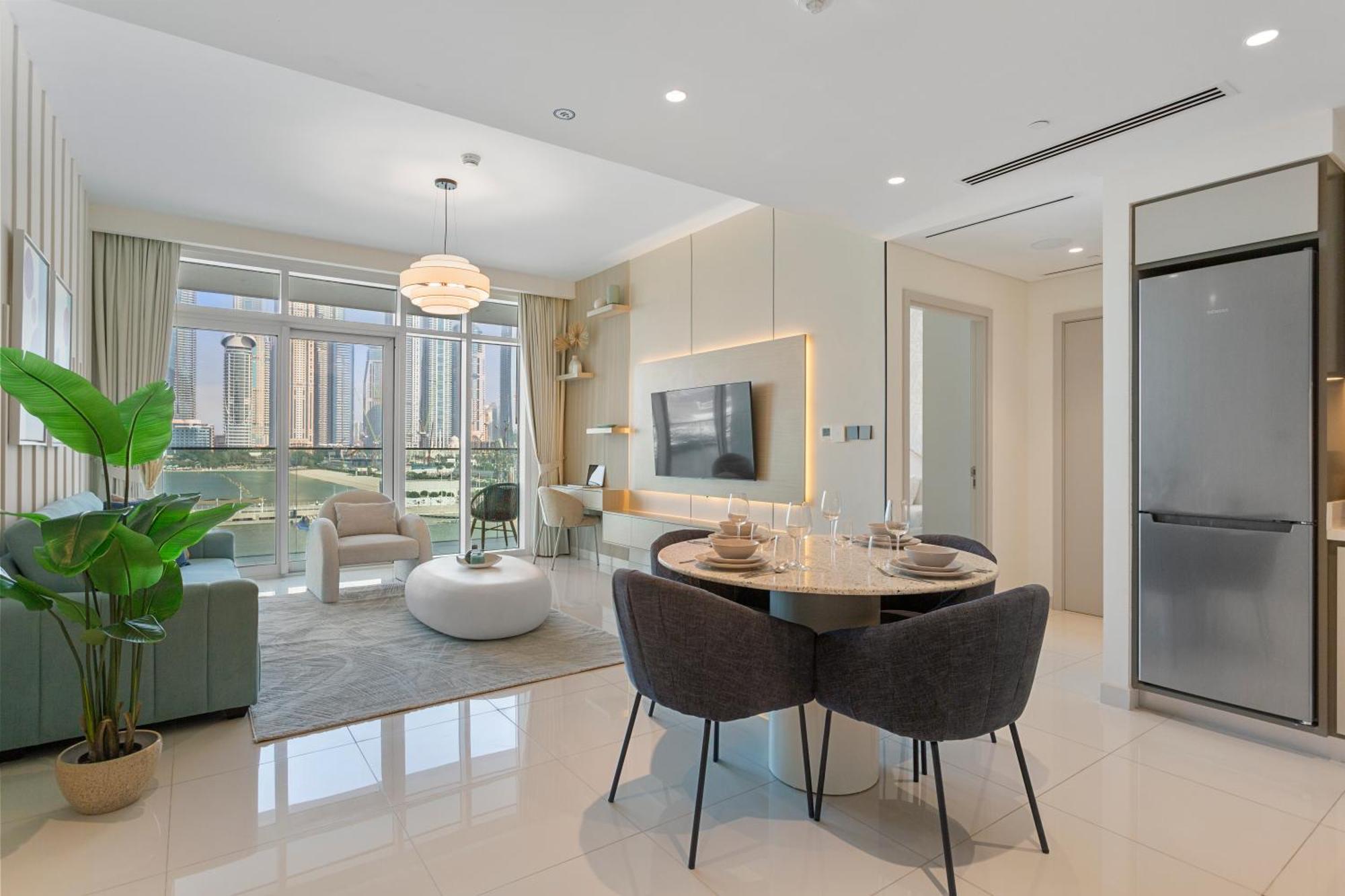 Apartment Luxury House With Mesmerizing Skyline View