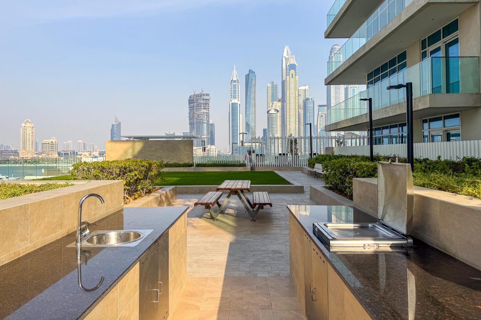 Luxury House With Mesmerizing Skyline View *